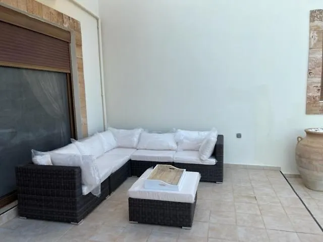 فيلة Luxury Delfini لينثوس