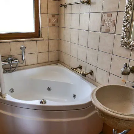 Luxury Delfini *